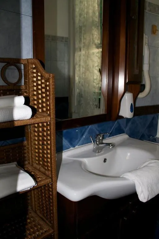 Albergo Acquaverde Genova 2*,  Italia